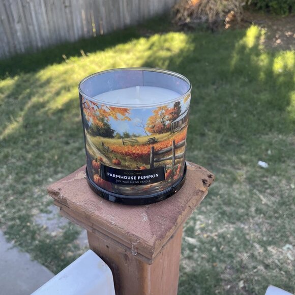 Goose Creek Farmhouse Pumpkin 3-Wick Candle - NEW - Picture 2 of 2